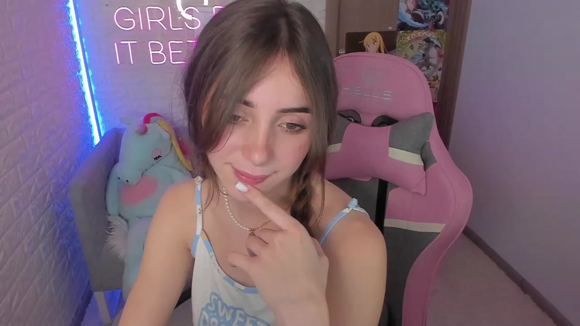 Gallery image thumbnail from ElsaYoung's myfreecams stream on, 01/26/2023, 09:46 image 7 of 20