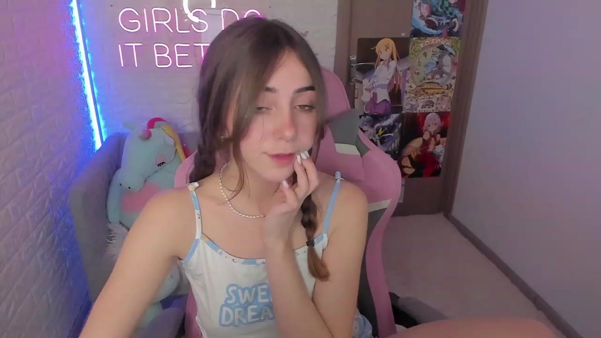 Gallery image thumbnail from ElsaYoung's myfreecams stream on, 01/26/2023, 09:46 image 5 of 20