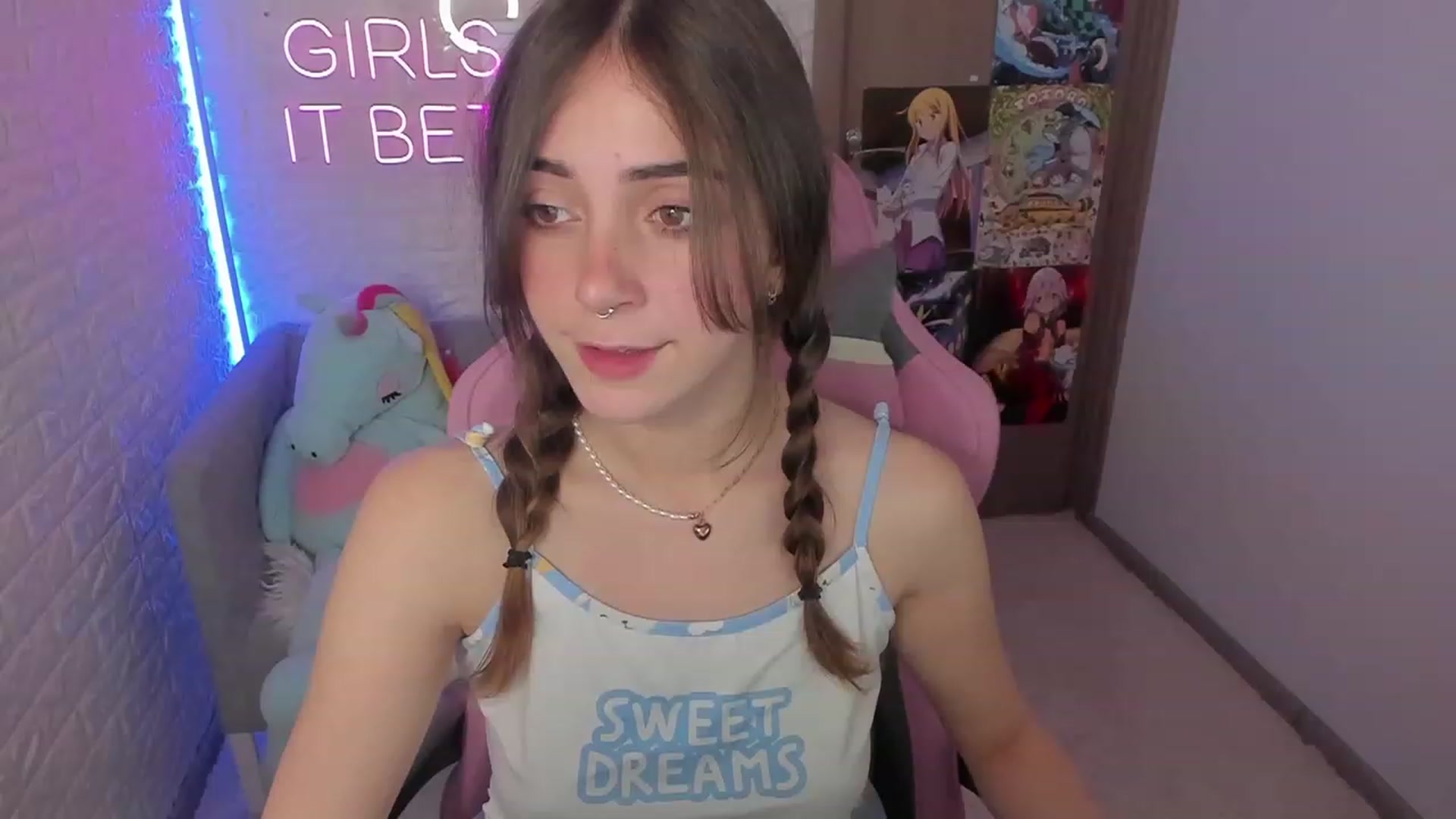 Gallery image thumbnail from ElsaYoung's myfreecams stream on, 01/26/2023, 09:46 image 3 of 20
