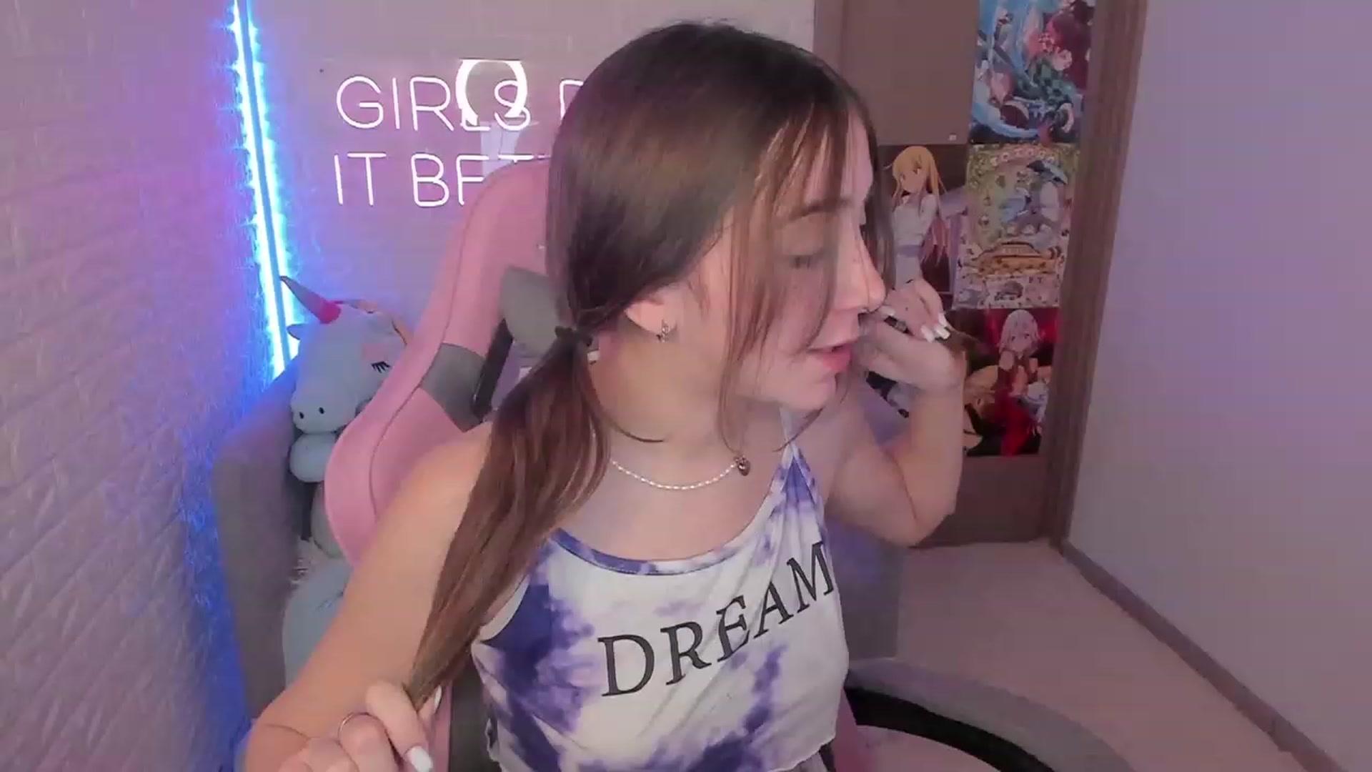 Gallery image thumbnail from ElsaYoung's myfreecams stream on, 01/27/2023, 08:23 image 8 of 20
