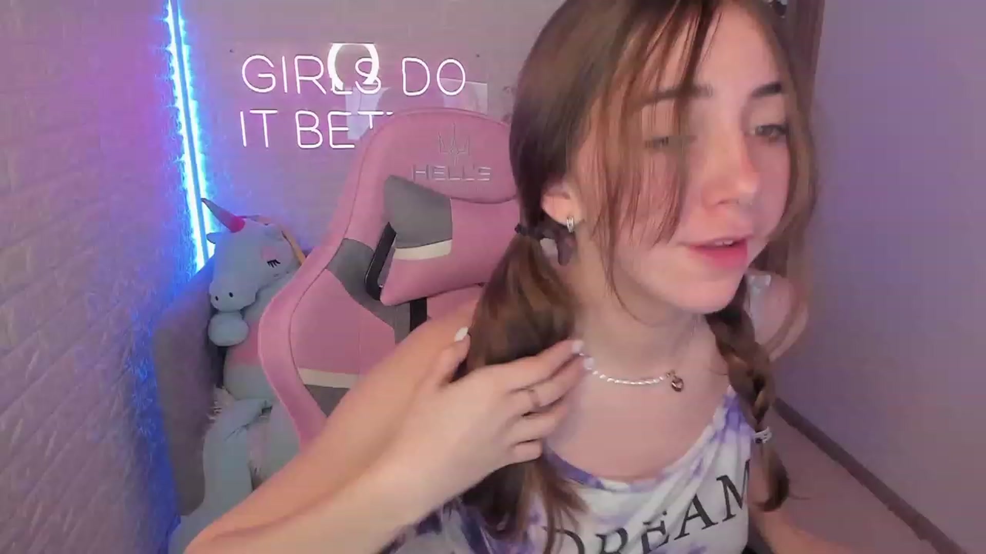 Gallery image thumbnail from ElsaYoung's myfreecams stream on, 01/27/2023, 08:23 image 11 of 20