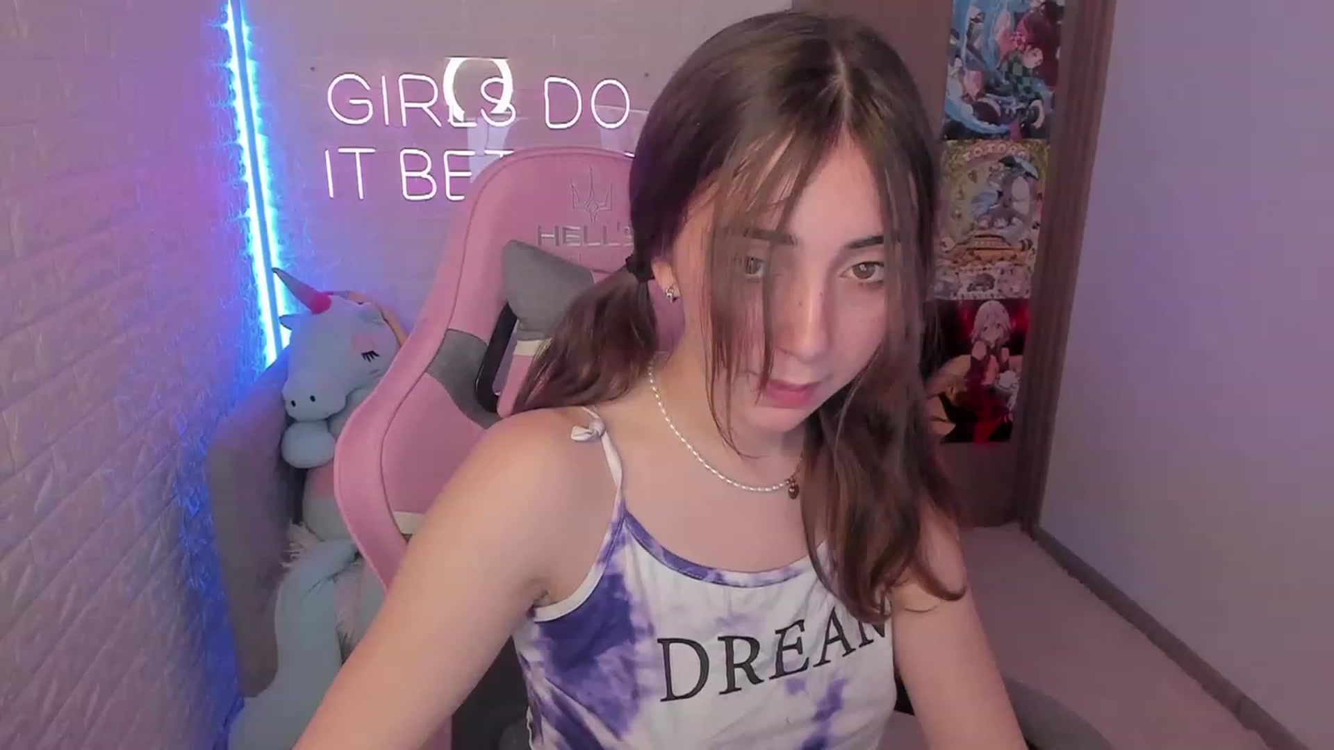 Gallery image thumbnail from ElsaYoung's myfreecams stream on, 01/27/2023, 08:23 image 16 of 20