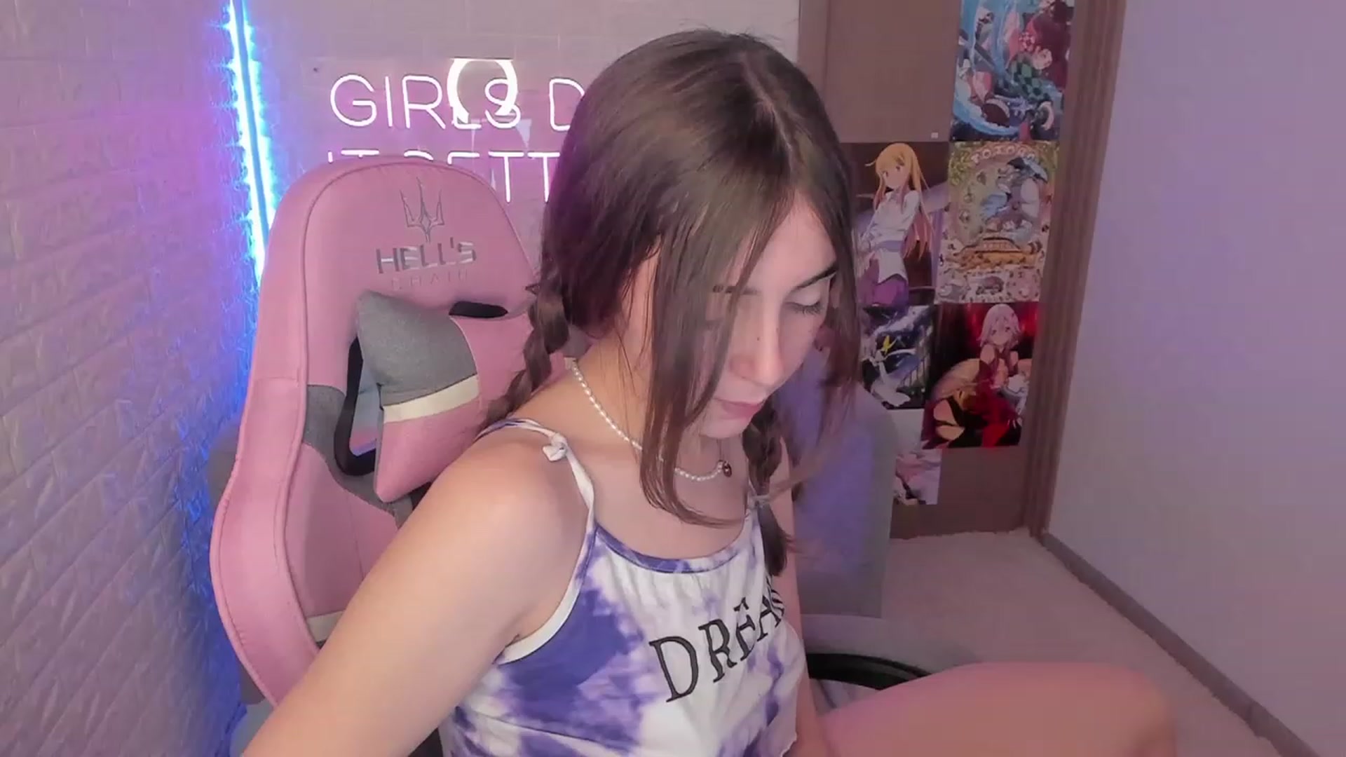 Gallery image thumbnail from ElsaYoung's myfreecams stream on, 01/27/2023, 08:23 image 3 of 20