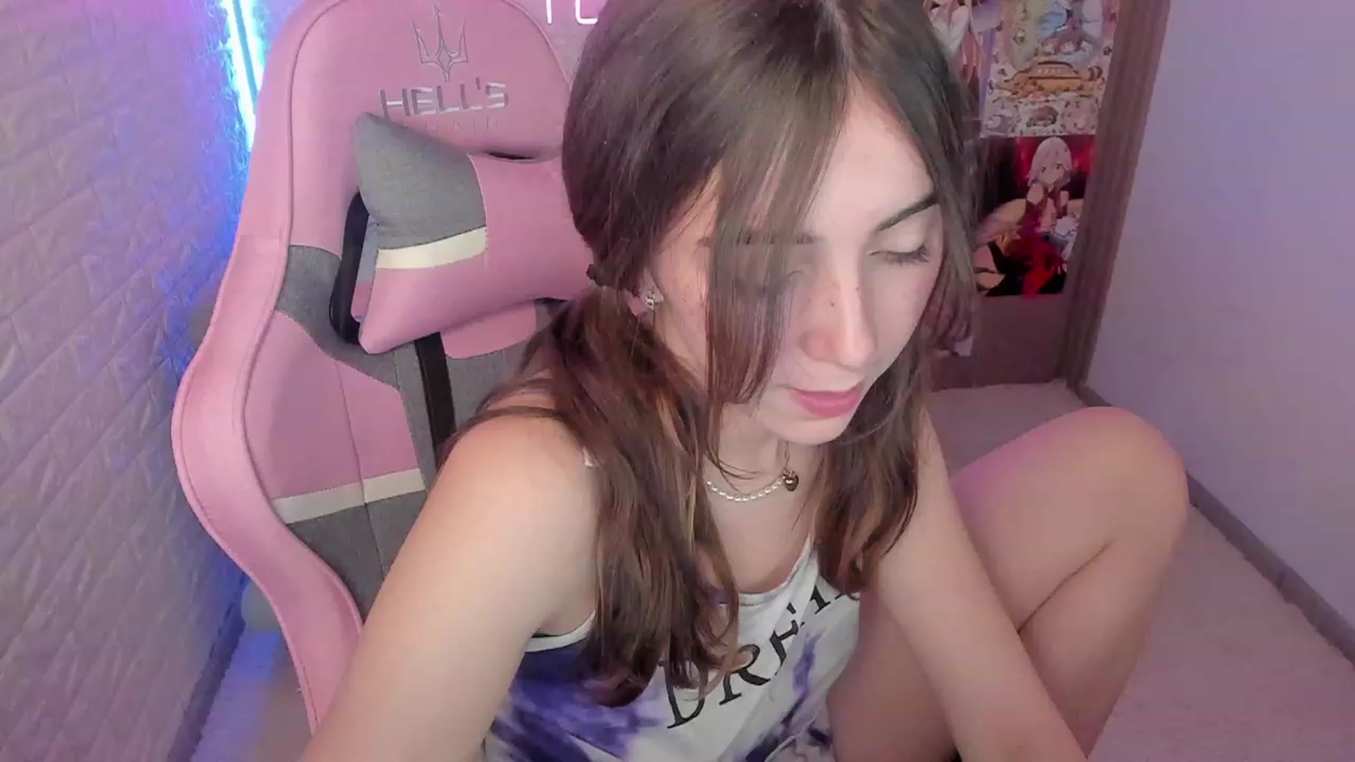 Gallery image thumbnail from ElsaYoung's myfreecams stream on, 01/27/2023, 09:08 image 4 of 20