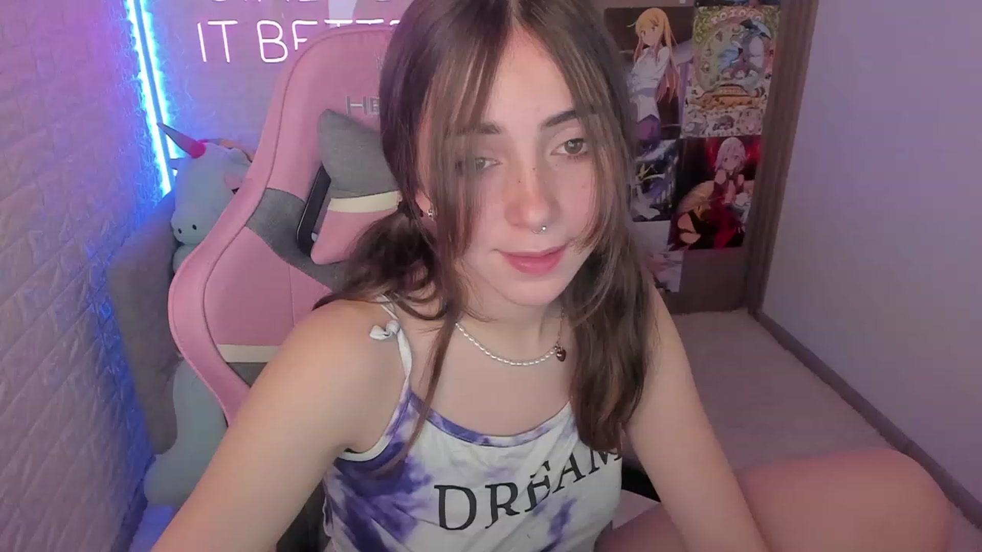 Gallery image thumbnail from ElsaYoung's myfreecams stream on, 01/27/2023, 09:08 image 3 of 20