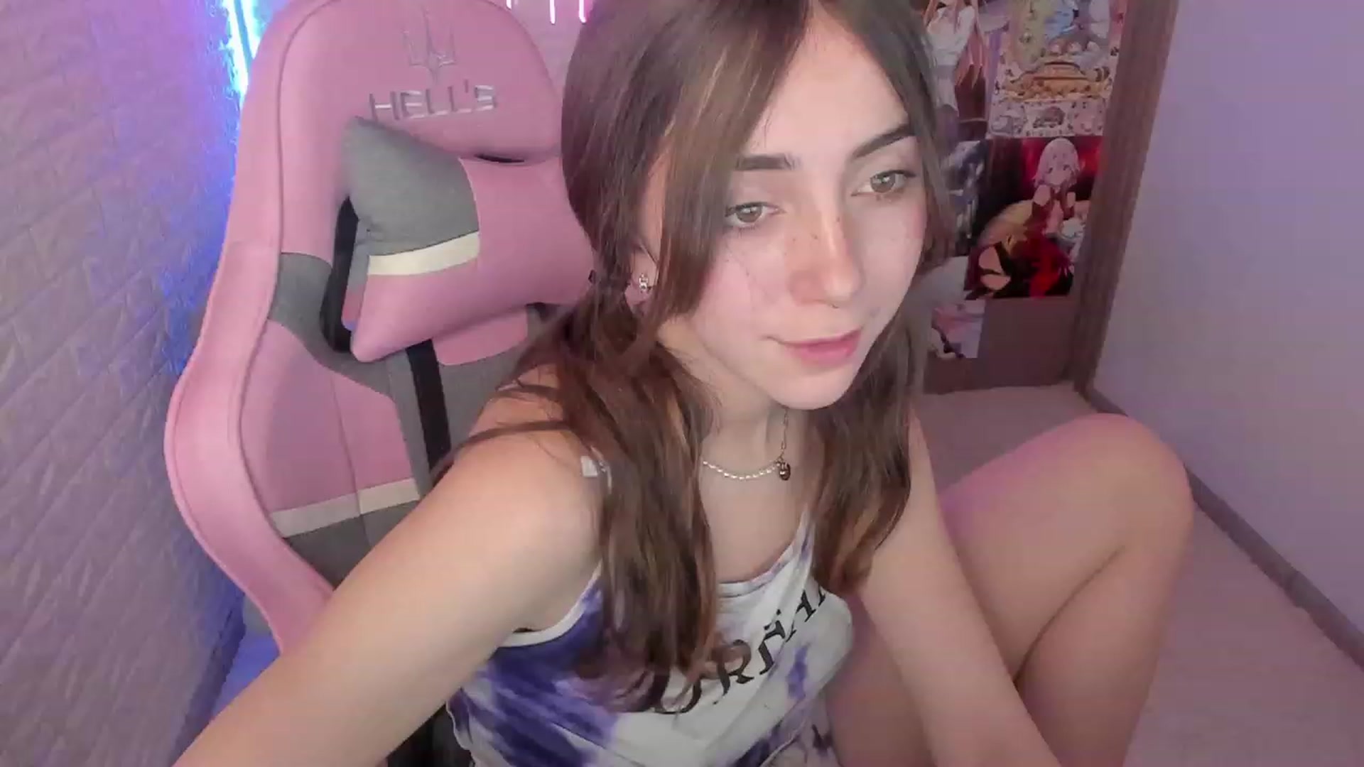 Gallery image thumbnail from ElsaYoung's myfreecams stream on, 01/27/2023, 09:08 image 5 of 20