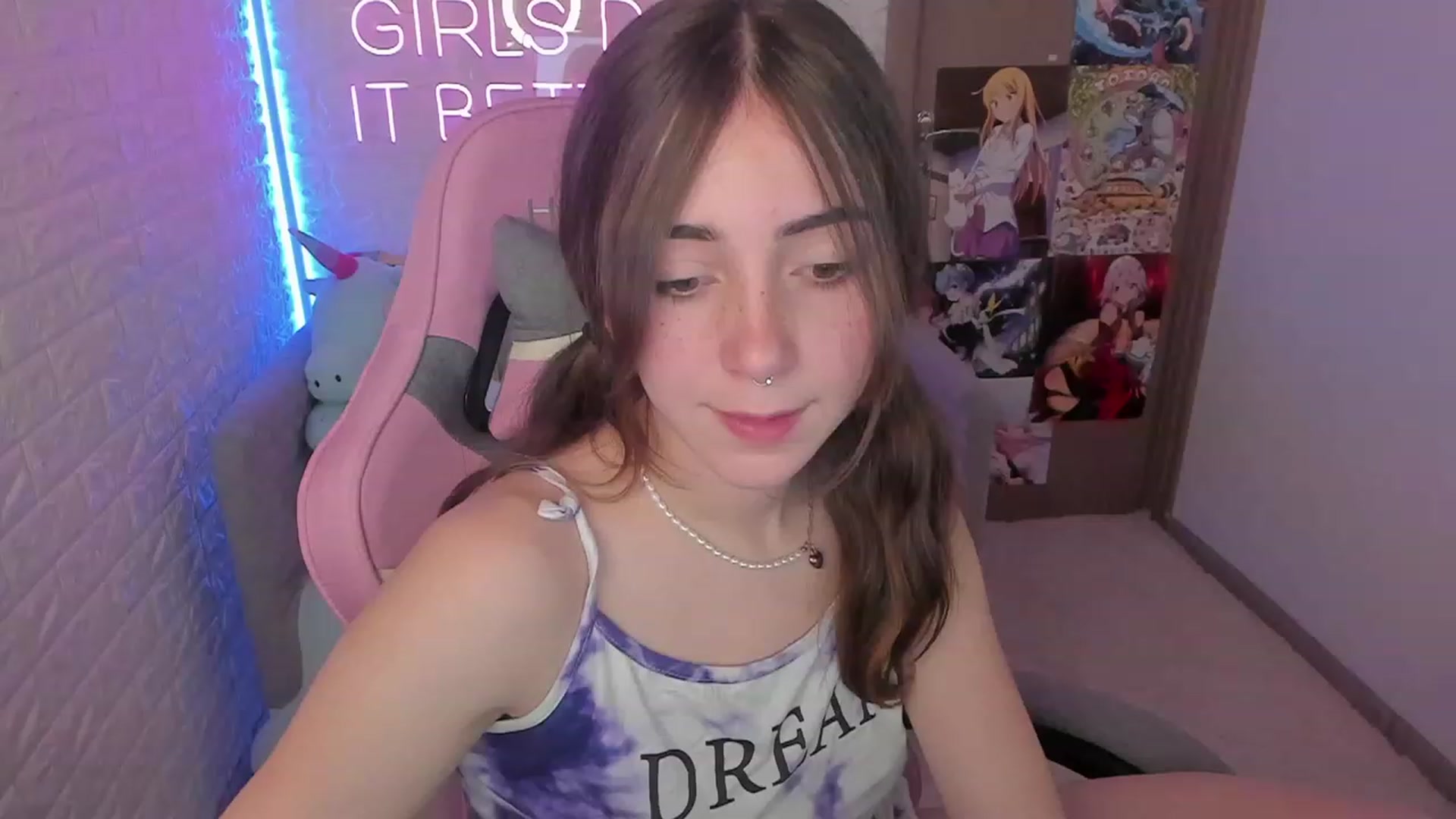 Gallery image thumbnail from ElsaYoung's myfreecams stream on, 01/27/2023, 09:08 image 14 of 20