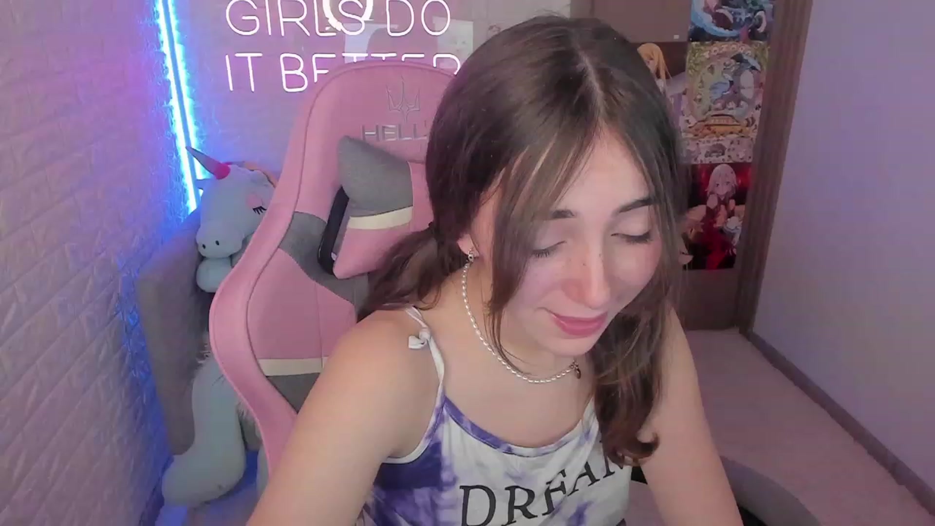 Gallery image thumbnail from ElsaYoung's myfreecams stream on, 01/27/2023, 09:08 image 12 of 20