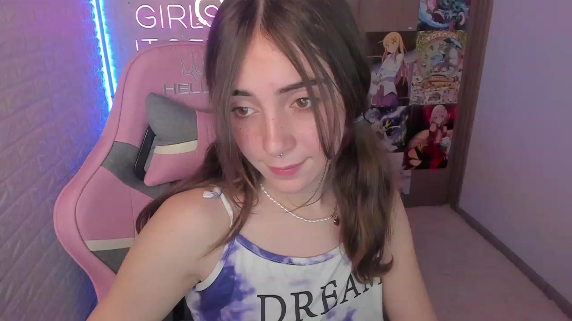 Gallery image thumbnail from ElsaYoung's myfreecams stream on, 01/27/2023, 09:08 image 9 of 20