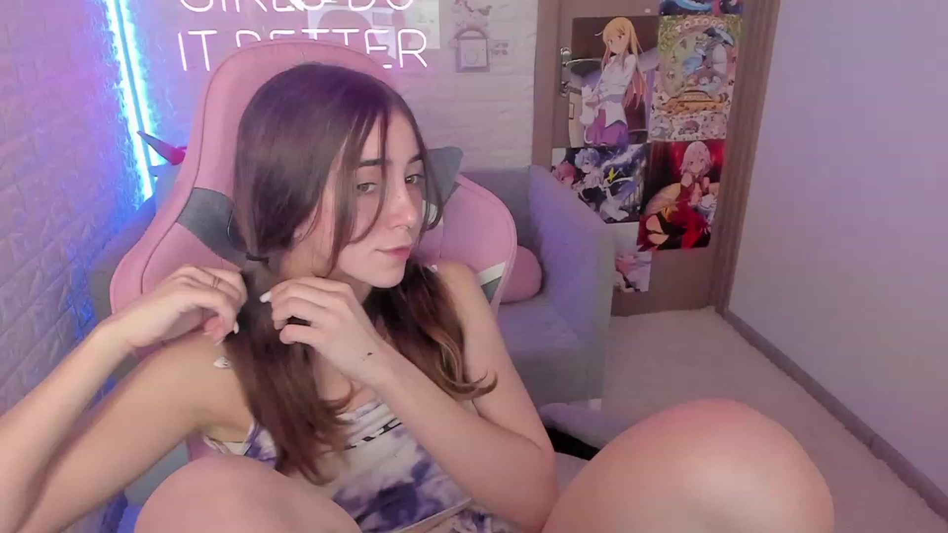 Gallery image thumbnail from ElsaYoung's myfreecams stream on, 01/27/2023, 10:31 image 11 of 20