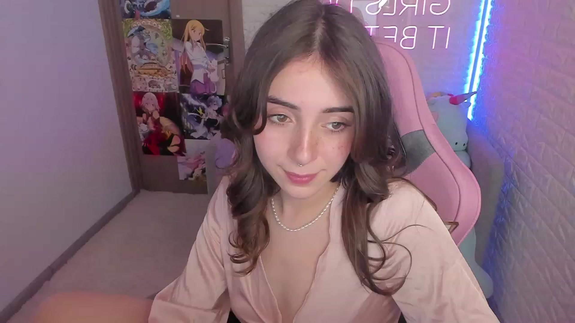 Gallery image thumbnail from ElsaYoung's myfreecams stream on, 01/28/2023, 13:48 image 14 of 20