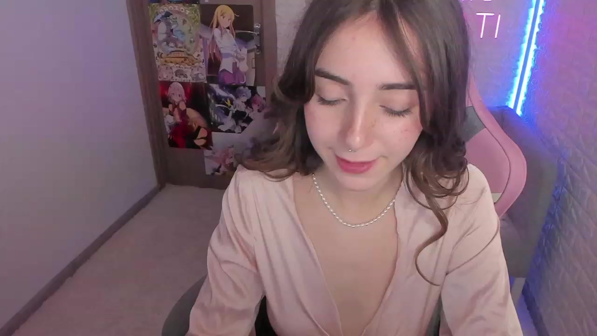 Gallery image thumbnail from ElsaYoung's myfreecams stream on, 01/28/2023, 13:48 image 20 of 20