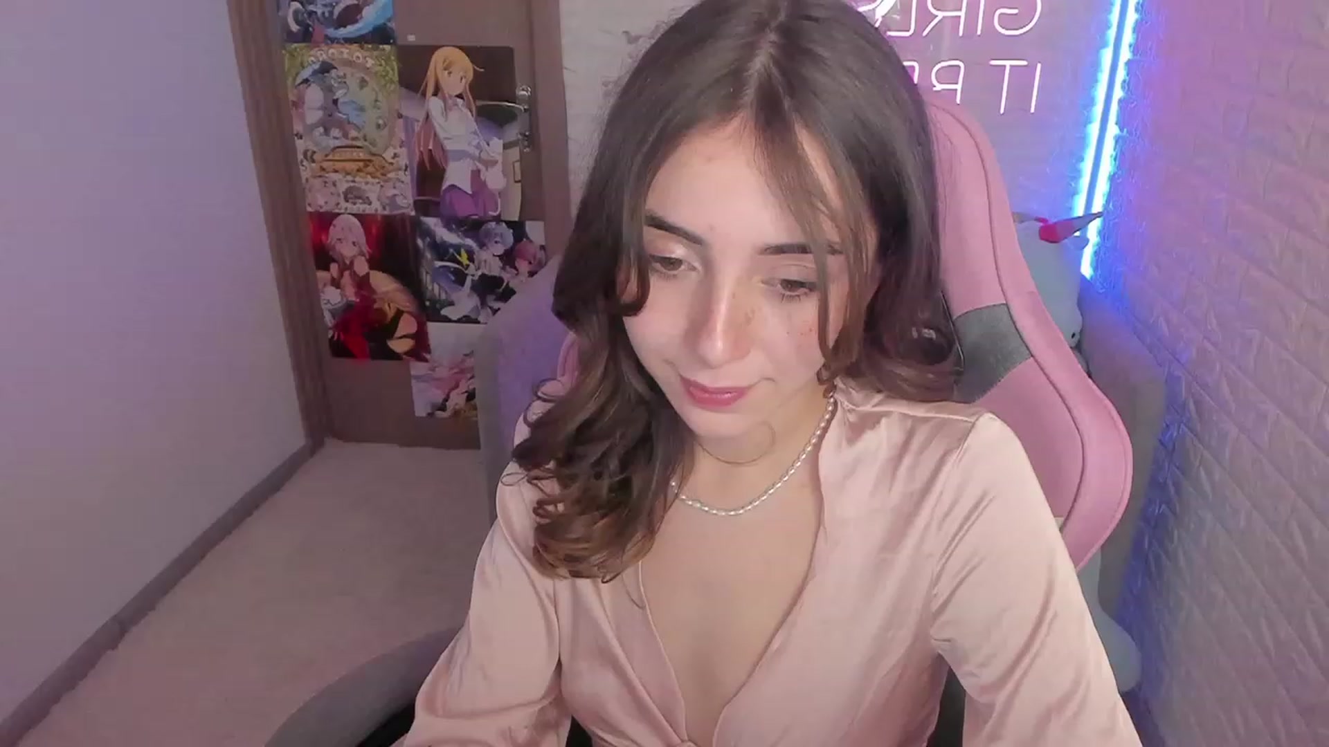 Gallery image thumbnail from ElsaYoung's myfreecams stream on, 01/28/2023, 13:48 image 16 of 20