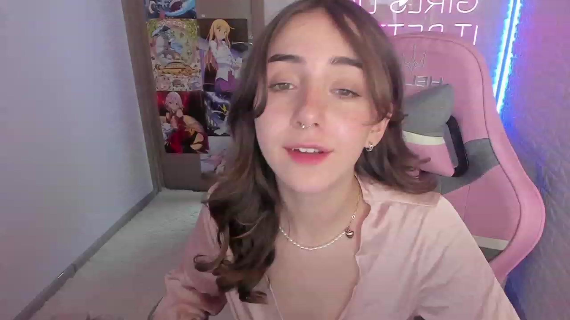 Gallery image thumbnail from ElsaYoung's myfreecams stream on, 01/28/2023, 14:54 image 14 of 20