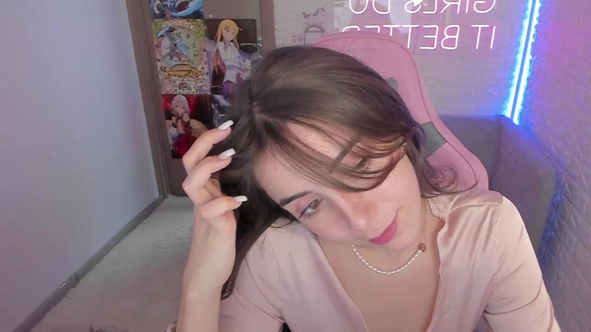 Gallery image thumbnail from ElsaYoung's myfreecams stream on, 01/28/2023, 14:54 image 19 of 20