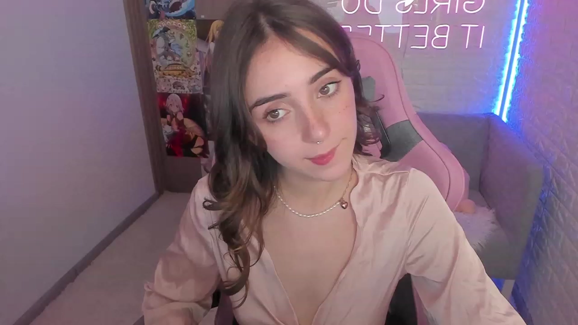Gallery image thumbnail from ElsaYoung's myfreecams stream on, 01/28/2023, 14:54 image 4 of 20
