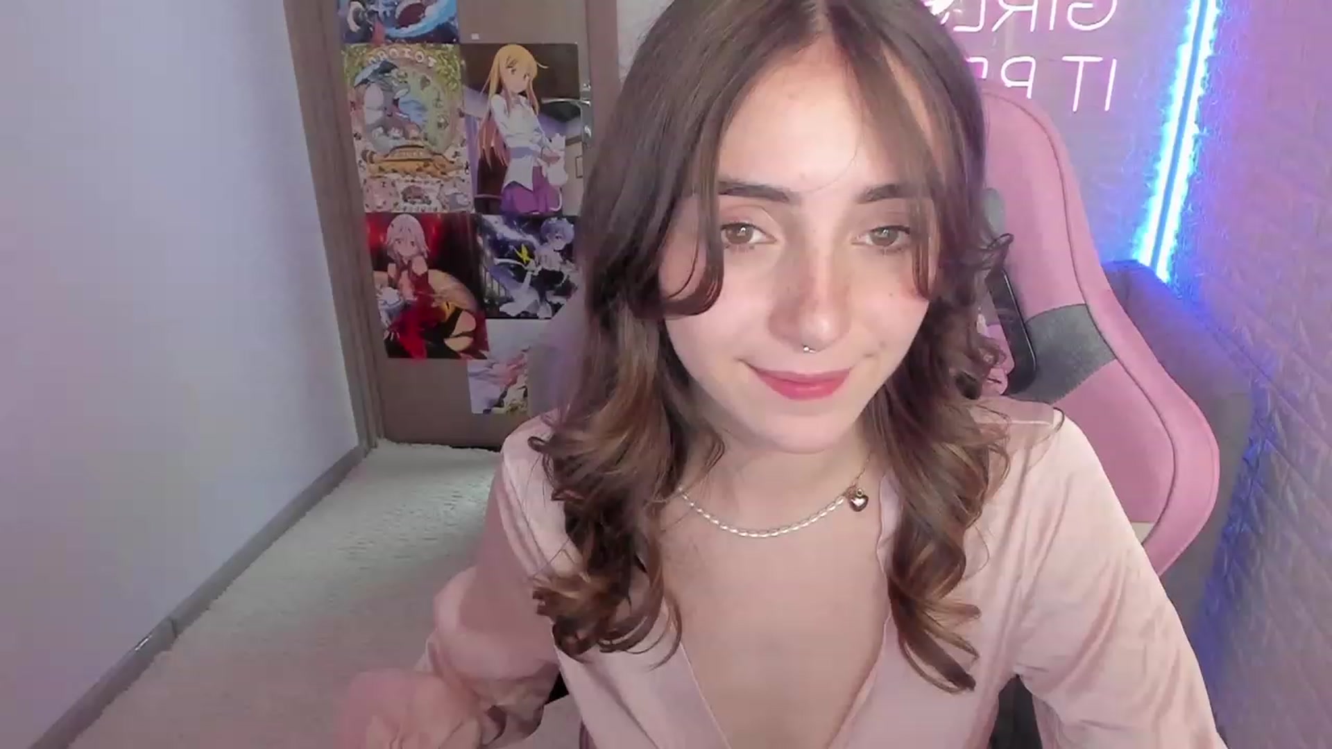 Gallery image thumbnail from ElsaYoung's myfreecams stream on, 01/28/2023, 14:54 image 10 of 20