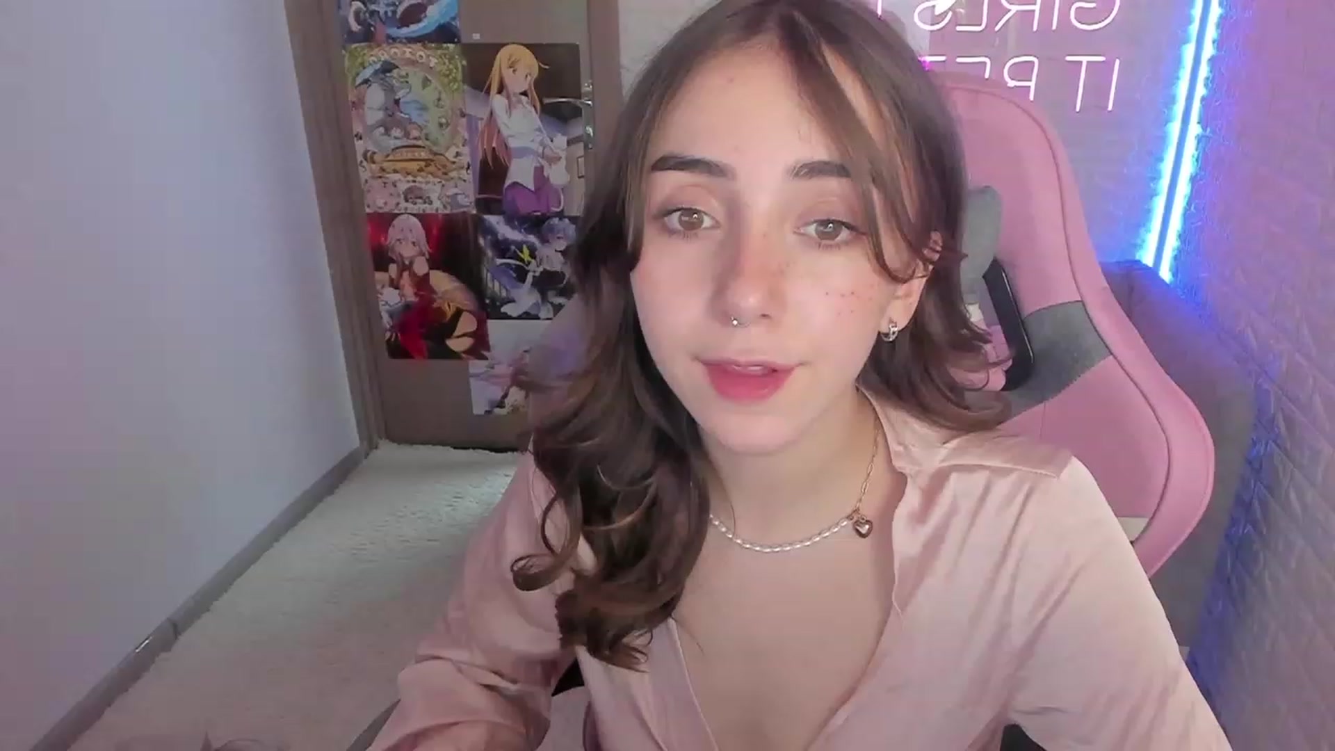 Gallery image thumbnail from ElsaYoung's myfreecams stream on, 01/28/2023, 14:54 image 16 of 20