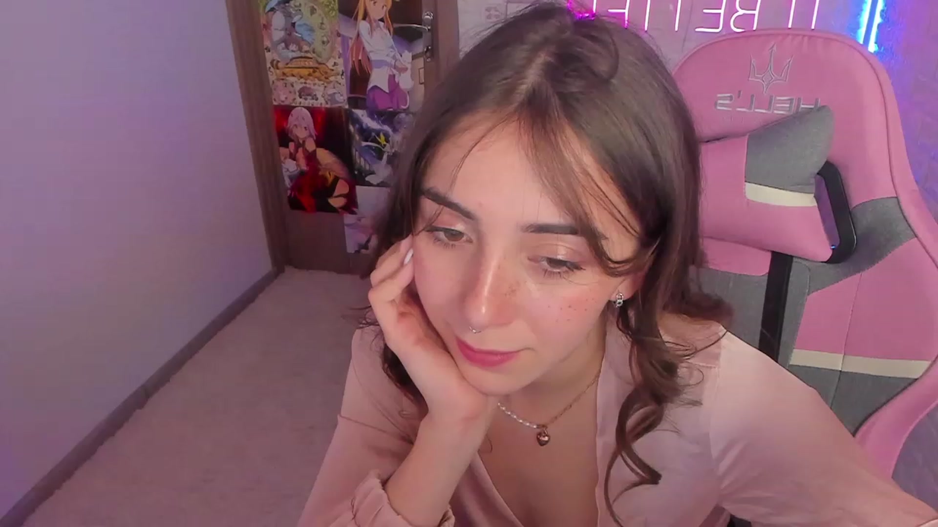 Gallery image thumbnail from ElsaYoung's myfreecams stream on, 01/28/2023, 17:40 image 2 of 20