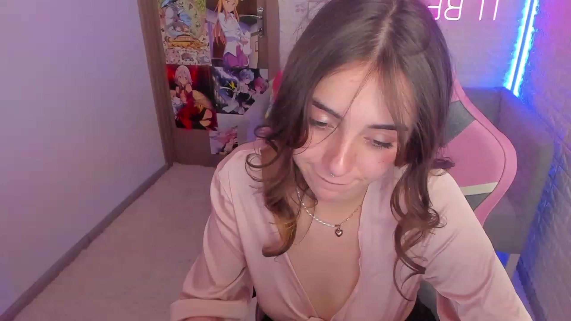 Gallery image thumbnail from ElsaYoung's myfreecams stream on, 01/28/2023, 17:40 image 6 of 20