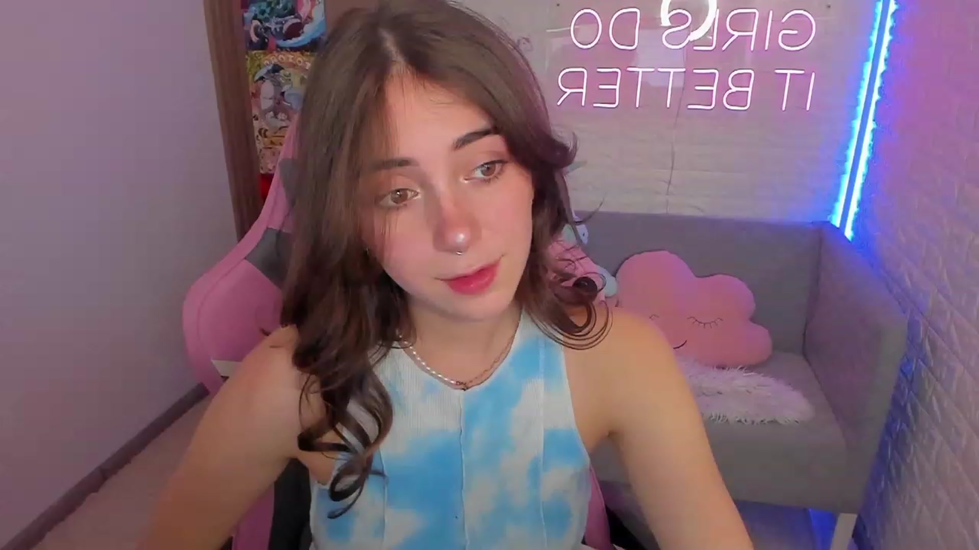 Gallery image thumbnail from ElsaYoung's myfreecams stream on, 01/29/2023, 13:14 image 13 of 20