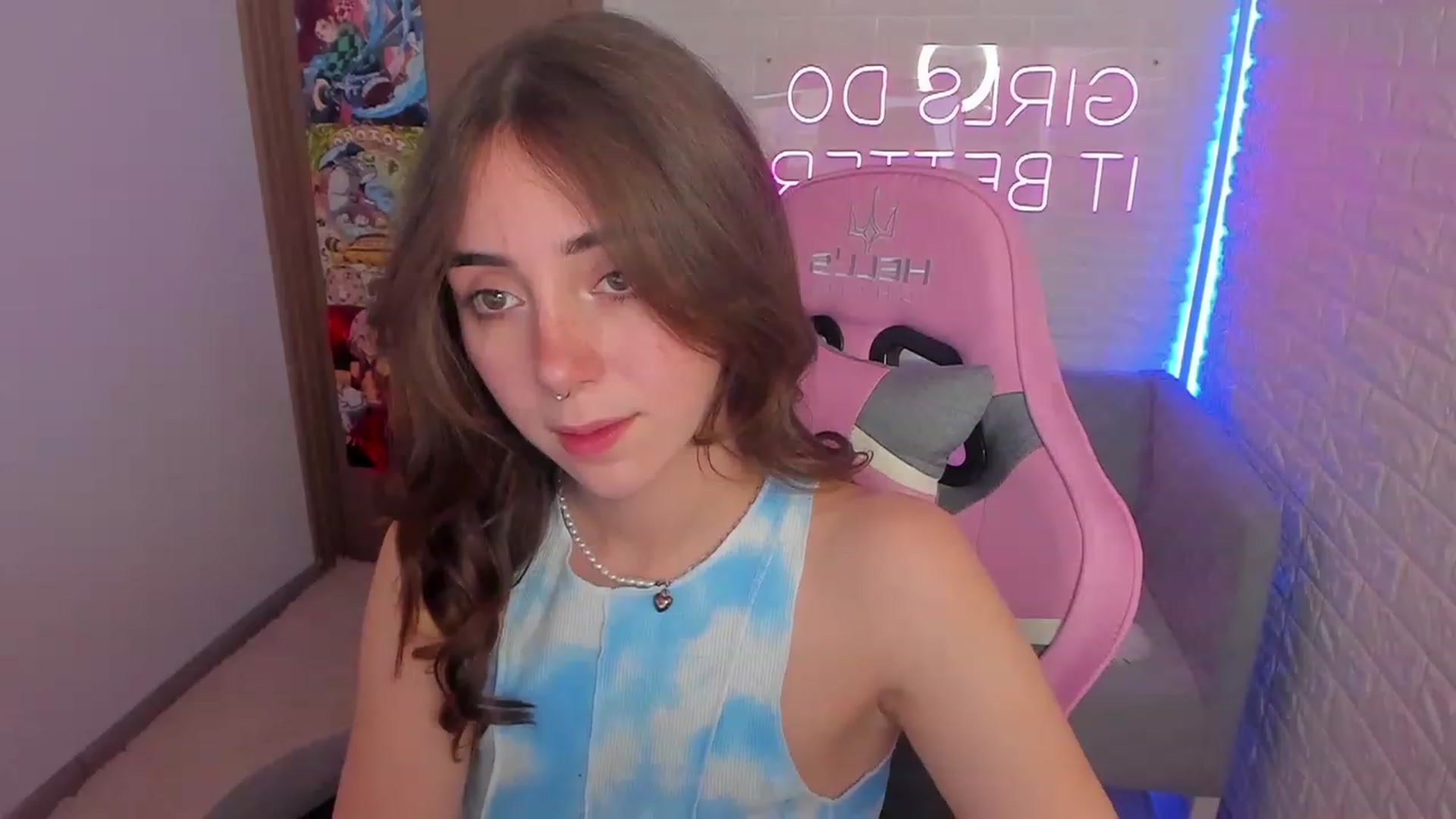 Gallery image thumbnail from ElsaYoung's myfreecams stream on, 01/29/2023, 13:14 image 18 of 20