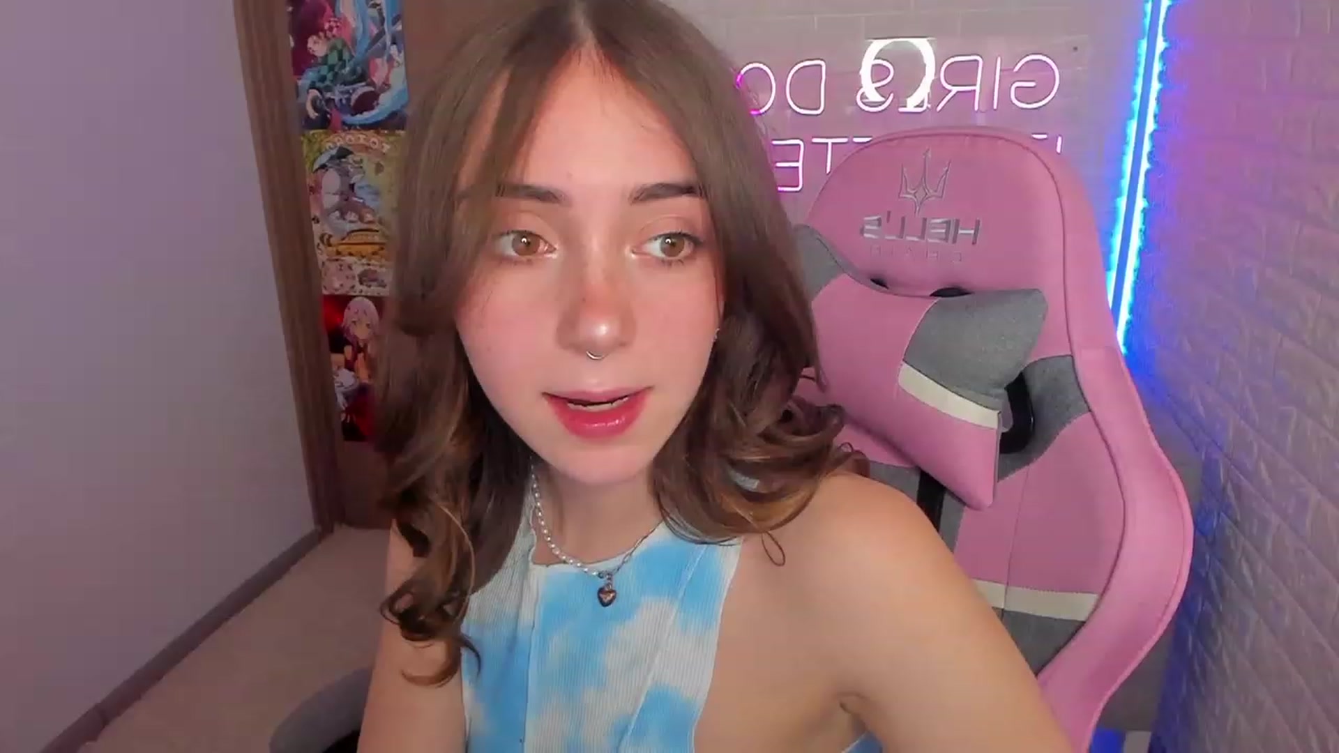 Gallery image thumbnail from ElsaYoung's myfreecams stream on, 01/29/2023, 13:14 image 6 of 20