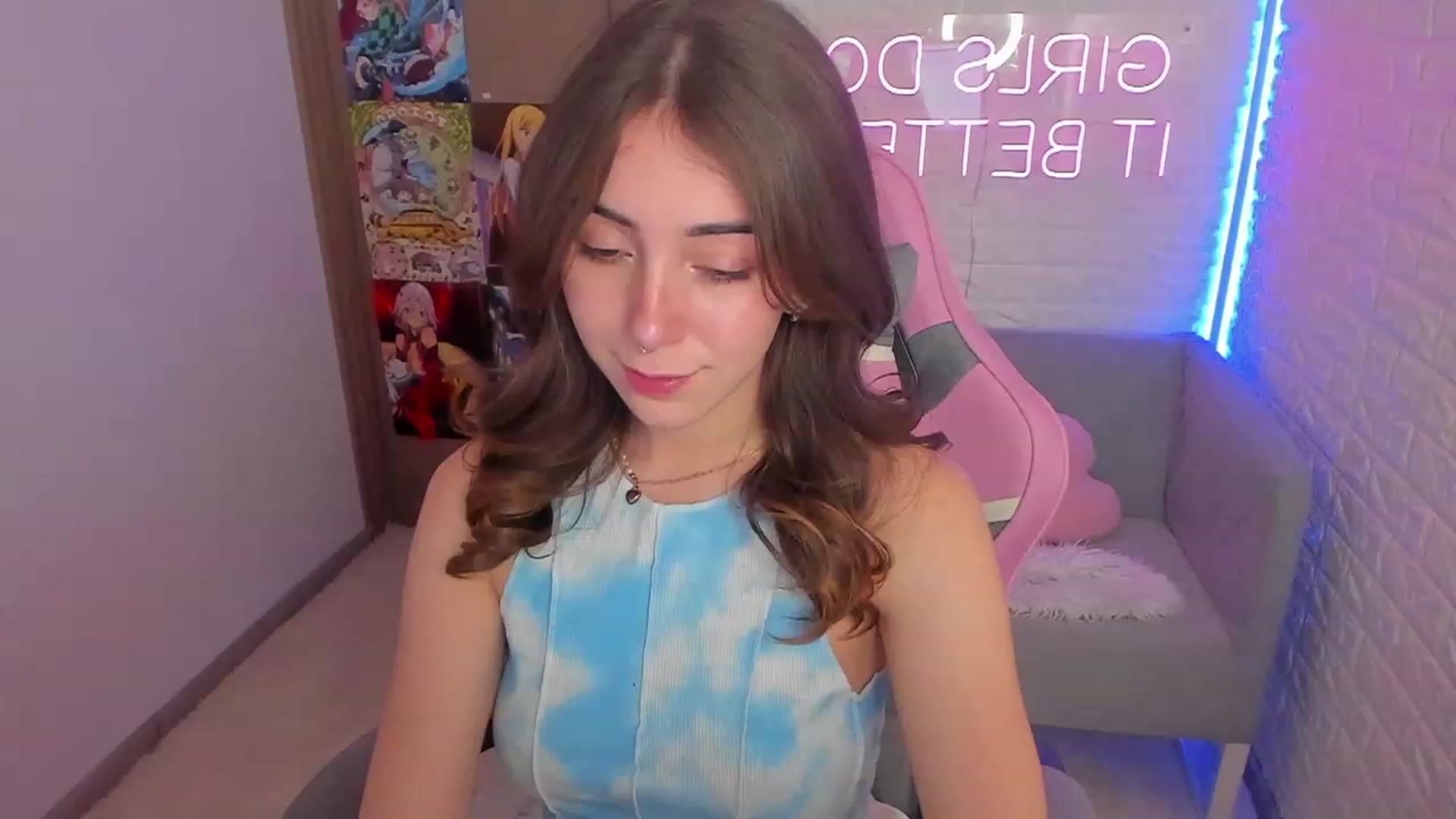 Gallery image thumbnail from ElsaYoung's myfreecams stream on, 01/29/2023, 13:47 image 18 of 20