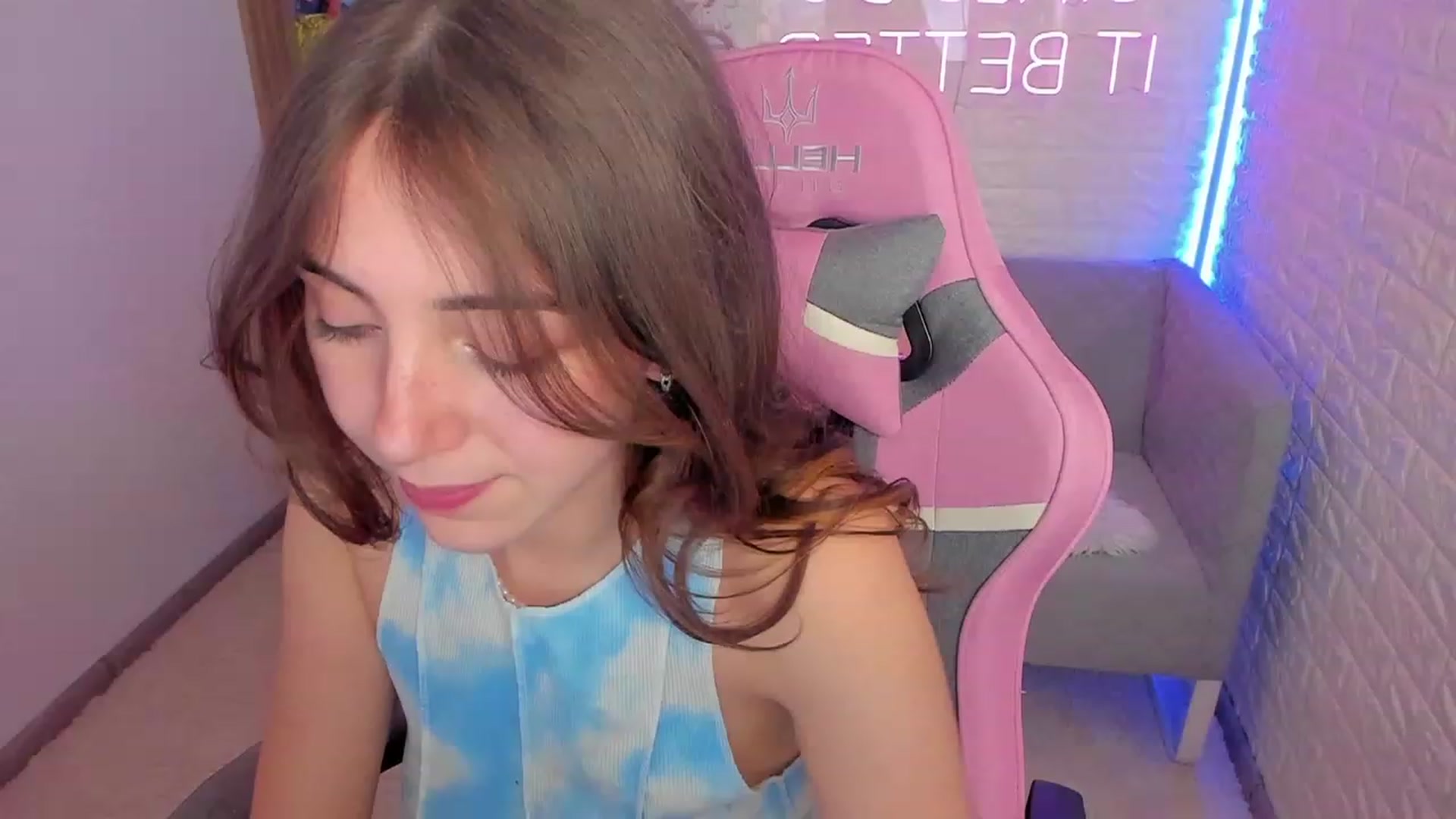 Gallery image thumbnail from ElsaYoung's myfreecams stream on, 01/29/2023, 13:47 image 2 of 20