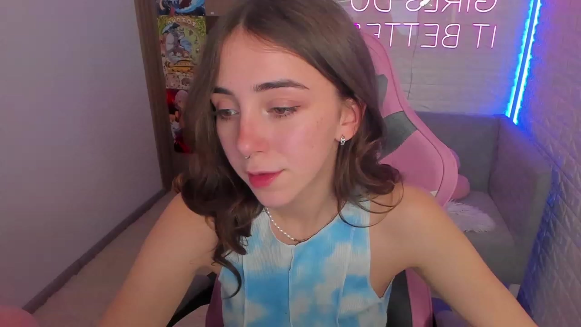 Gallery image thumbnail from ElsaYoung's myfreecams stream on, 01/29/2023, 13:47 image 9 of 20