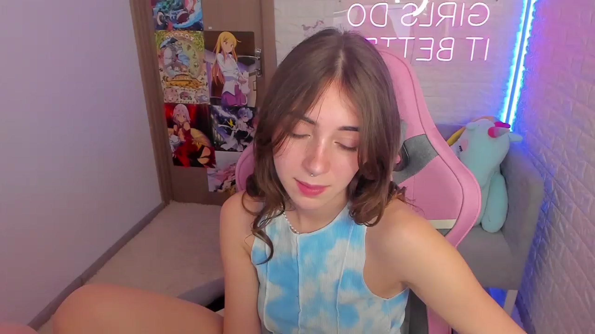 Gallery image thumbnail from ElsaYoung's myfreecams stream on, 01/29/2023, 15:34 image 18 of 20