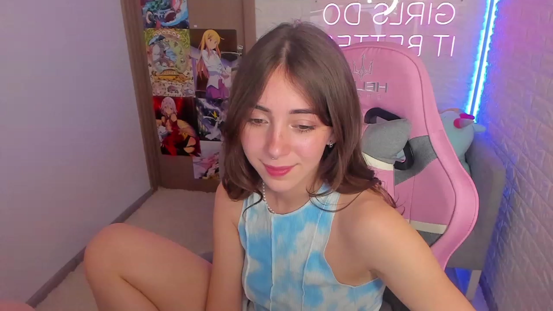 Gallery image thumbnail from ElsaYoung's myfreecams stream on, 01/29/2023, 15:34 image 10 of 20