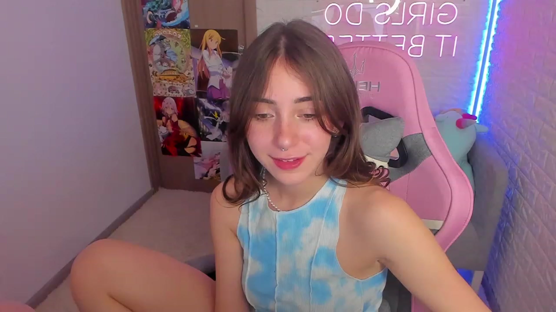 Gallery image thumbnail from ElsaYoung's myfreecams stream on, 01/29/2023, 15:34 image 17 of 20