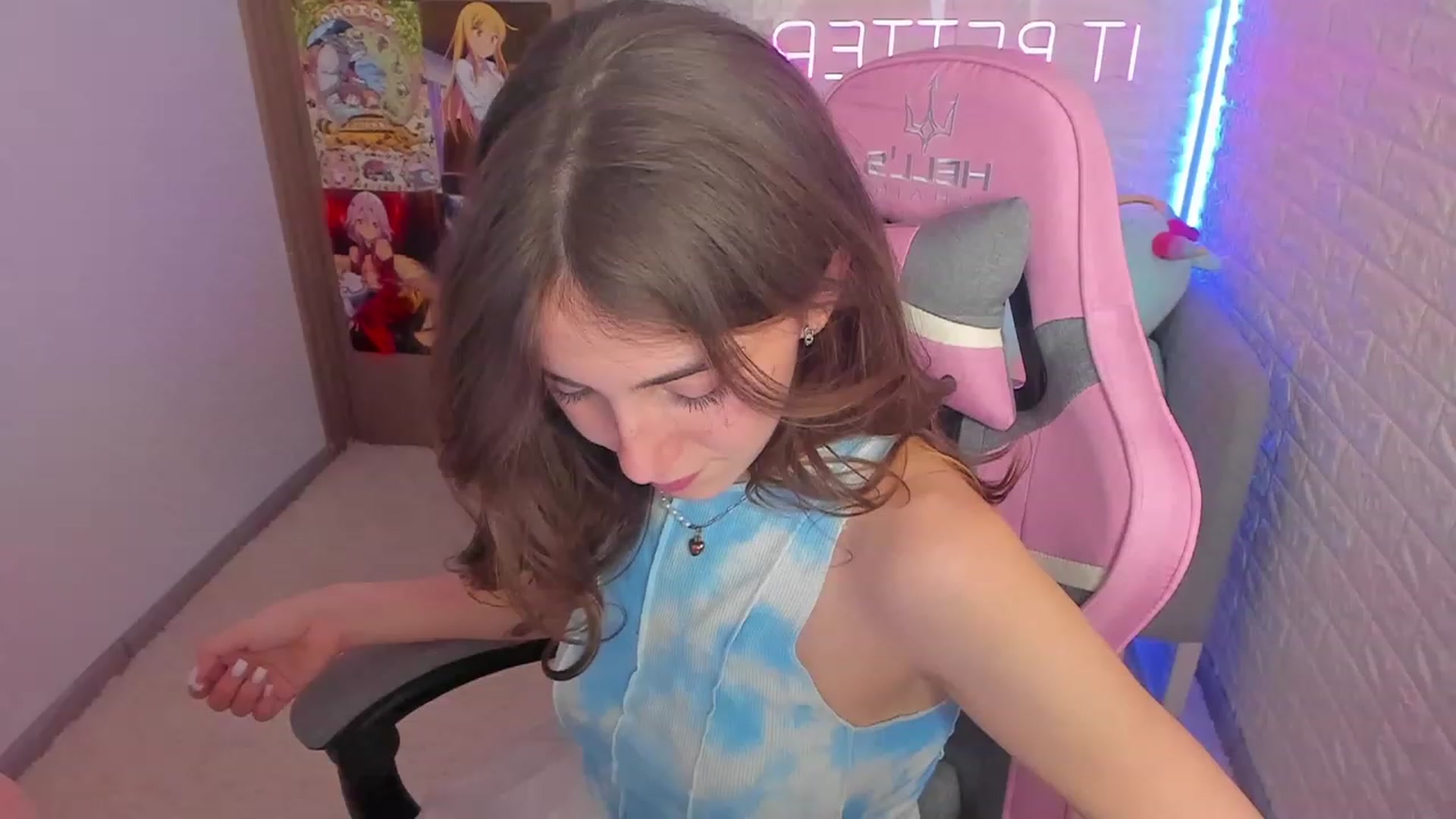 Gallery image thumbnail from ElsaYoung's myfreecams stream on, 01/29/2023, 16:21 image 1 of 20