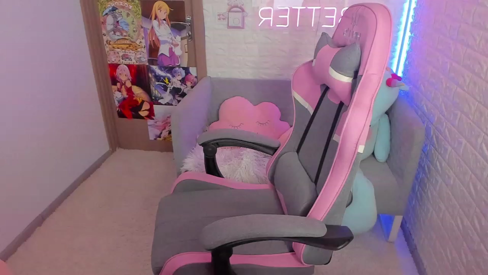 Gallery image thumbnail from ElsaYoung's myfreecams stream on, 01/29/2023, 16:21 image 7 of 20