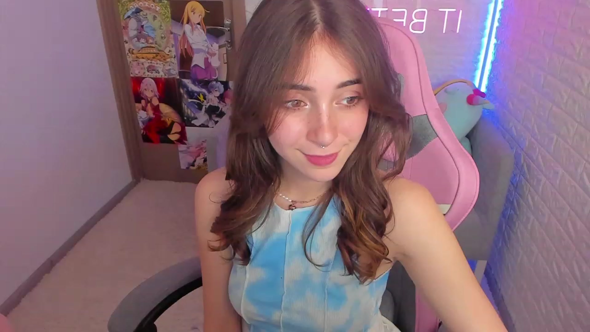 Gallery image thumbnail from ElsaYoung's myfreecams stream on, 01/29/2023, 16:21 image 15 of 20