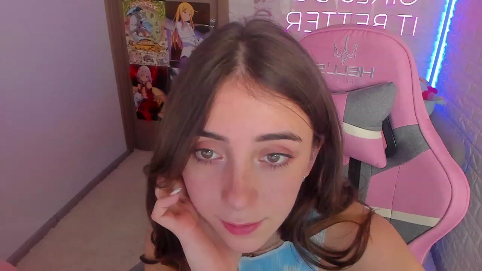Gallery image thumbnail from ElsaYoung's myfreecams stream on, 01/29/2023, 16:43 image 10 of 20