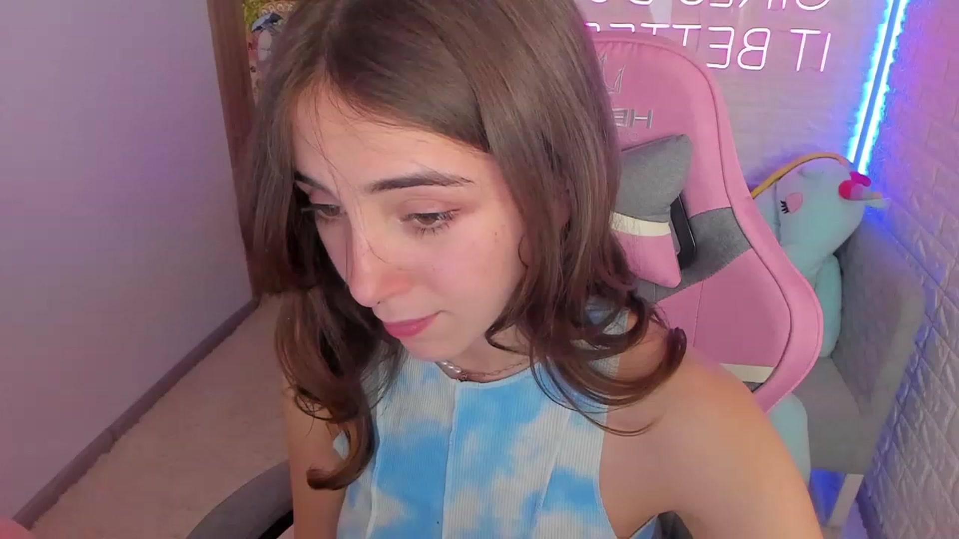 Gallery image thumbnail from ElsaYoung's myfreecams stream on, 01/29/2023, 16:43 image 16 of 20