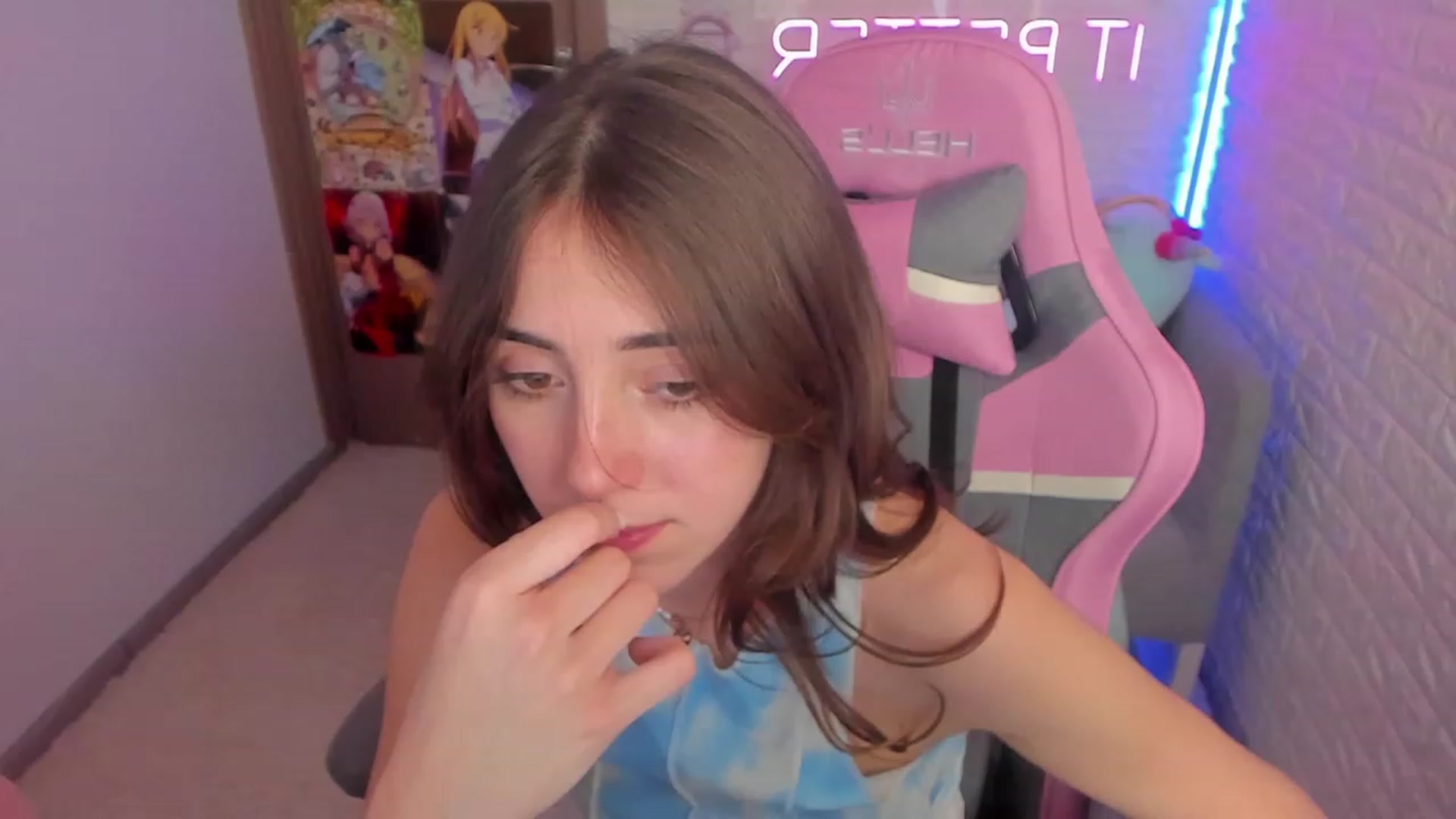 Gallery image thumbnail from ElsaYoung's myfreecams stream on, 01/29/2023, 16:43 image 4 of 20