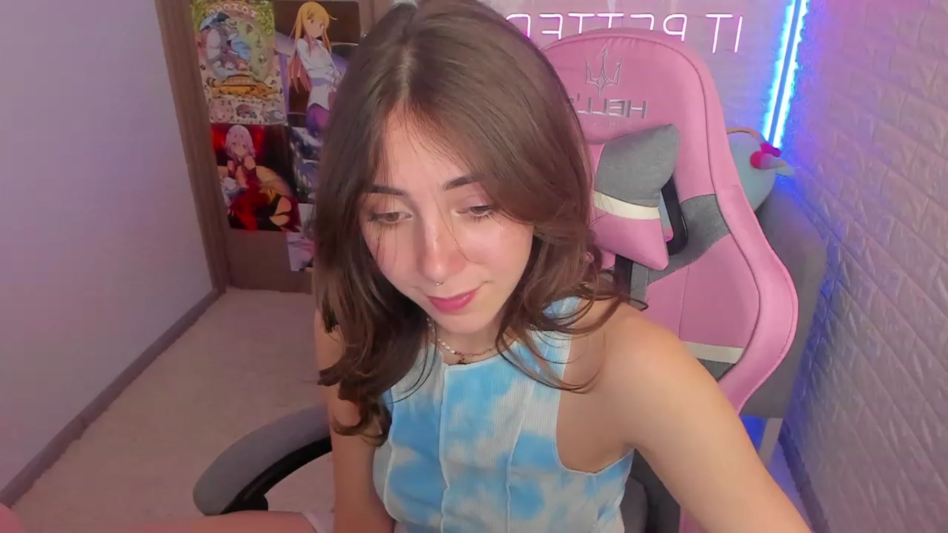 Gallery image thumbnail from ElsaYoung's myfreecams stream on, 01/29/2023, 16:43 image 2 of 20