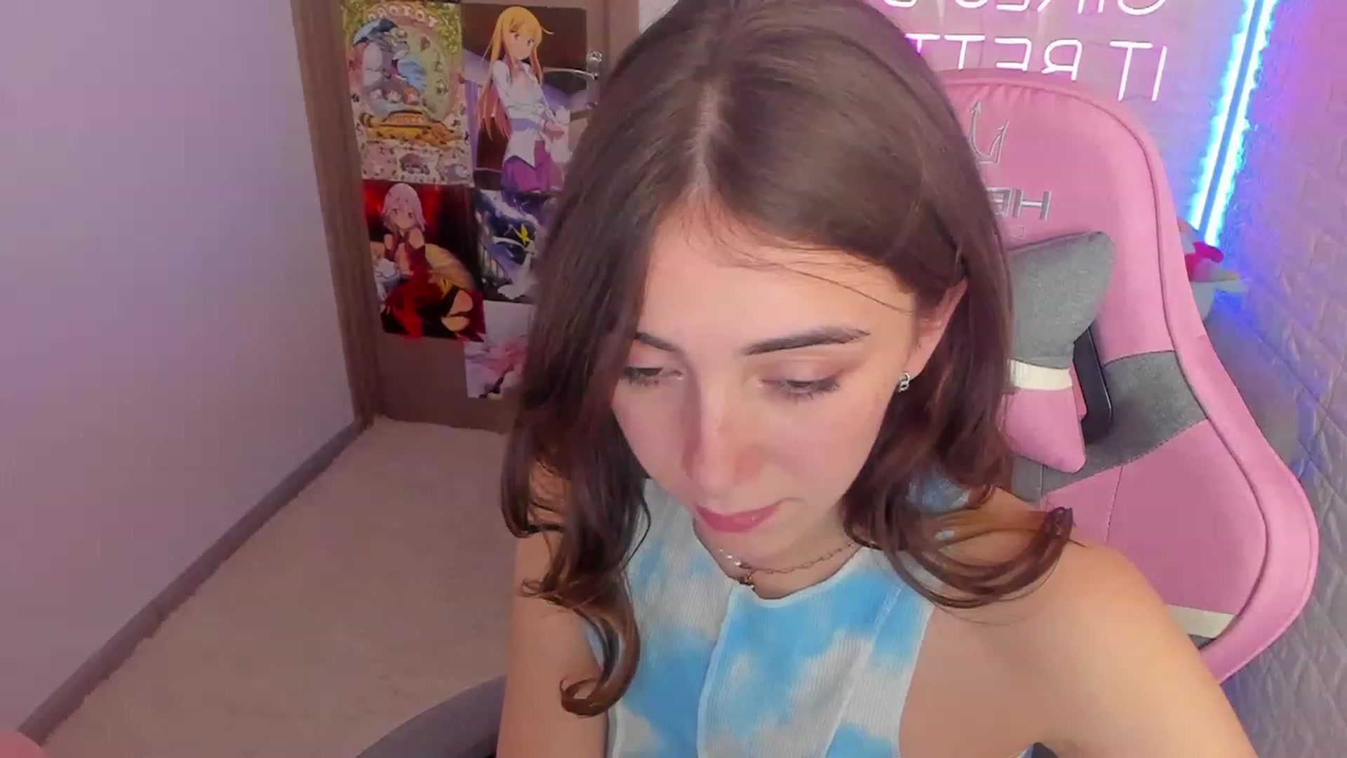 Gallery image thumbnail from ElsaYoung's myfreecams stream on, 01/29/2023, 16:43 image 9 of 20