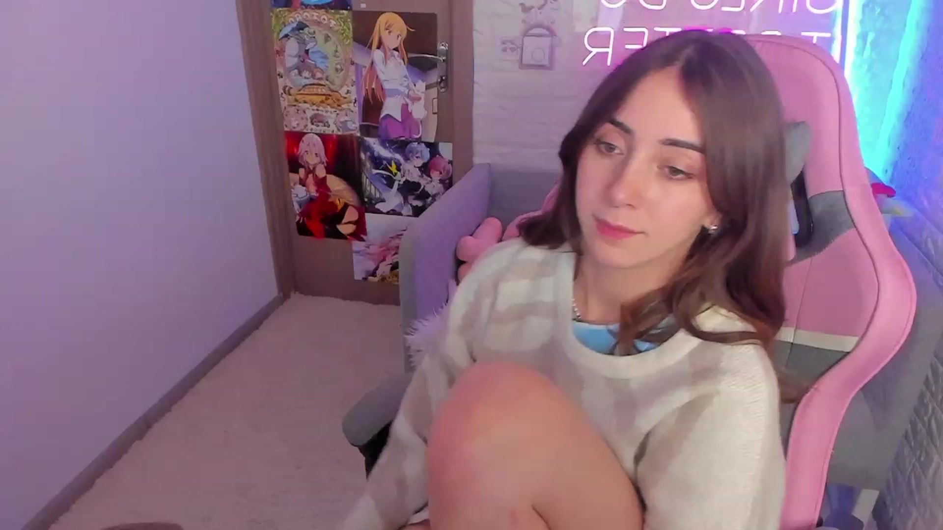 Gallery image thumbnail from ElsaYoung's myfreecams stream on, 01/29/2023, 19:32 image 14 of 20