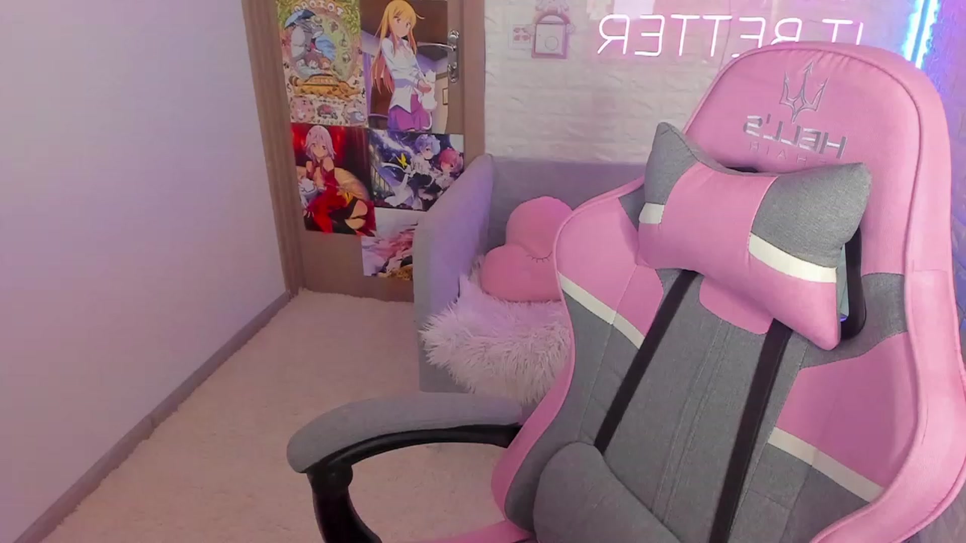 Gallery image thumbnail from ElsaYoung's myfreecams stream on, 01/29/2023, 19:32 image 2 of 20