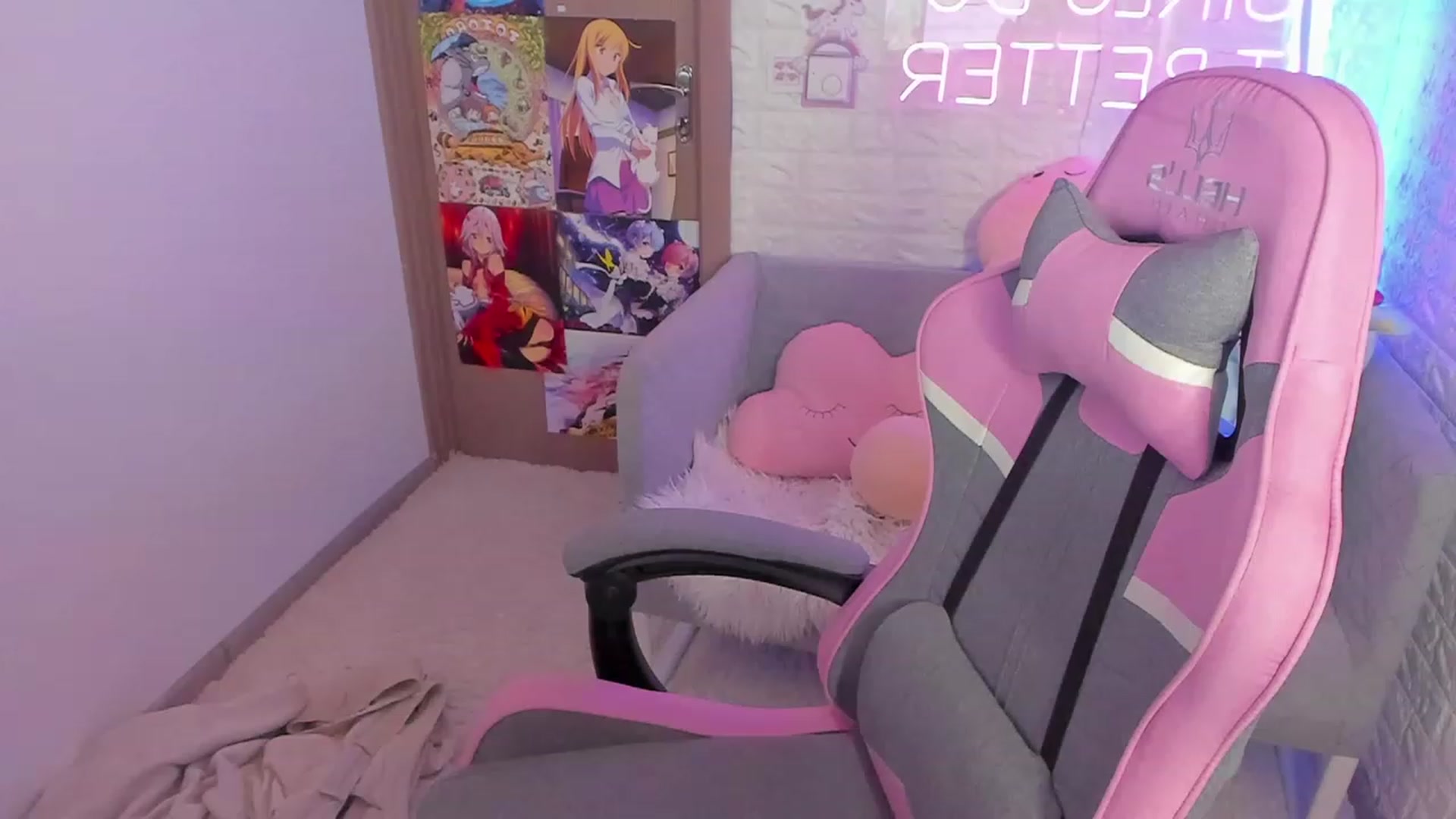 Gallery image thumbnail from ElsaYoung's myfreecams stream on, 01/29/2023, 19:32 image 13 of 20