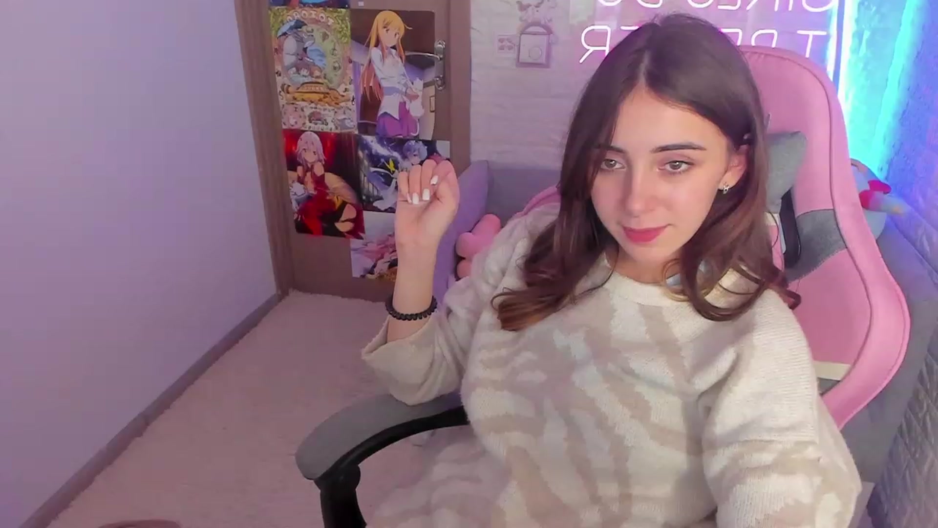 Gallery image thumbnail from ElsaYoung's myfreecams stream on, 01/29/2023, 19:32 image 20 of 20