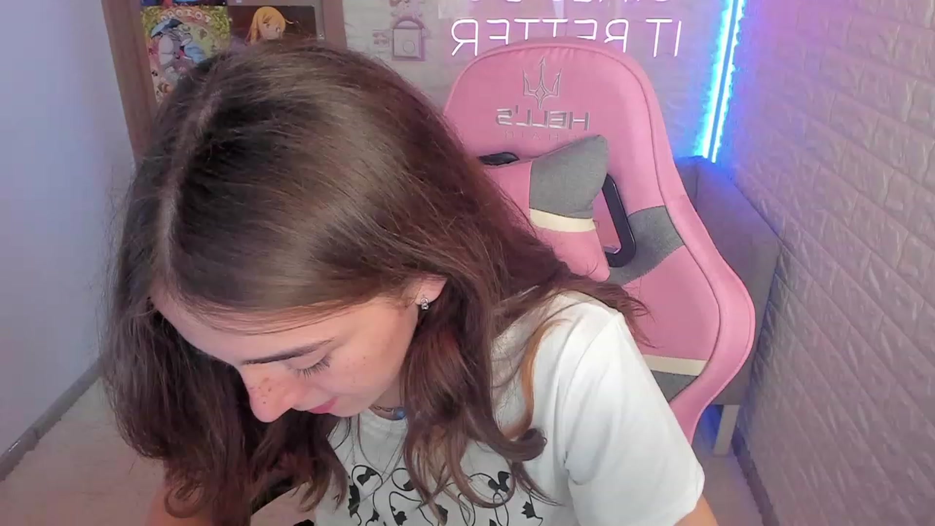 Gallery image thumbnail from ElsaYoung's myfreecams stream on, 02/01/2023, 09:27 image 19 of 20