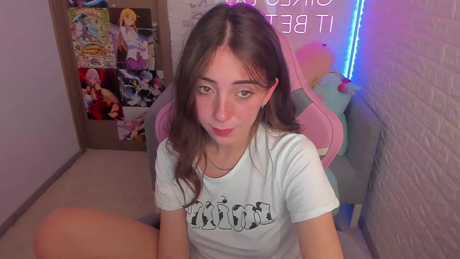 Gallery image thumbnail from ElsaYoung's myfreecams stream on, 02/01/2023, 09:27 image 1 of 20