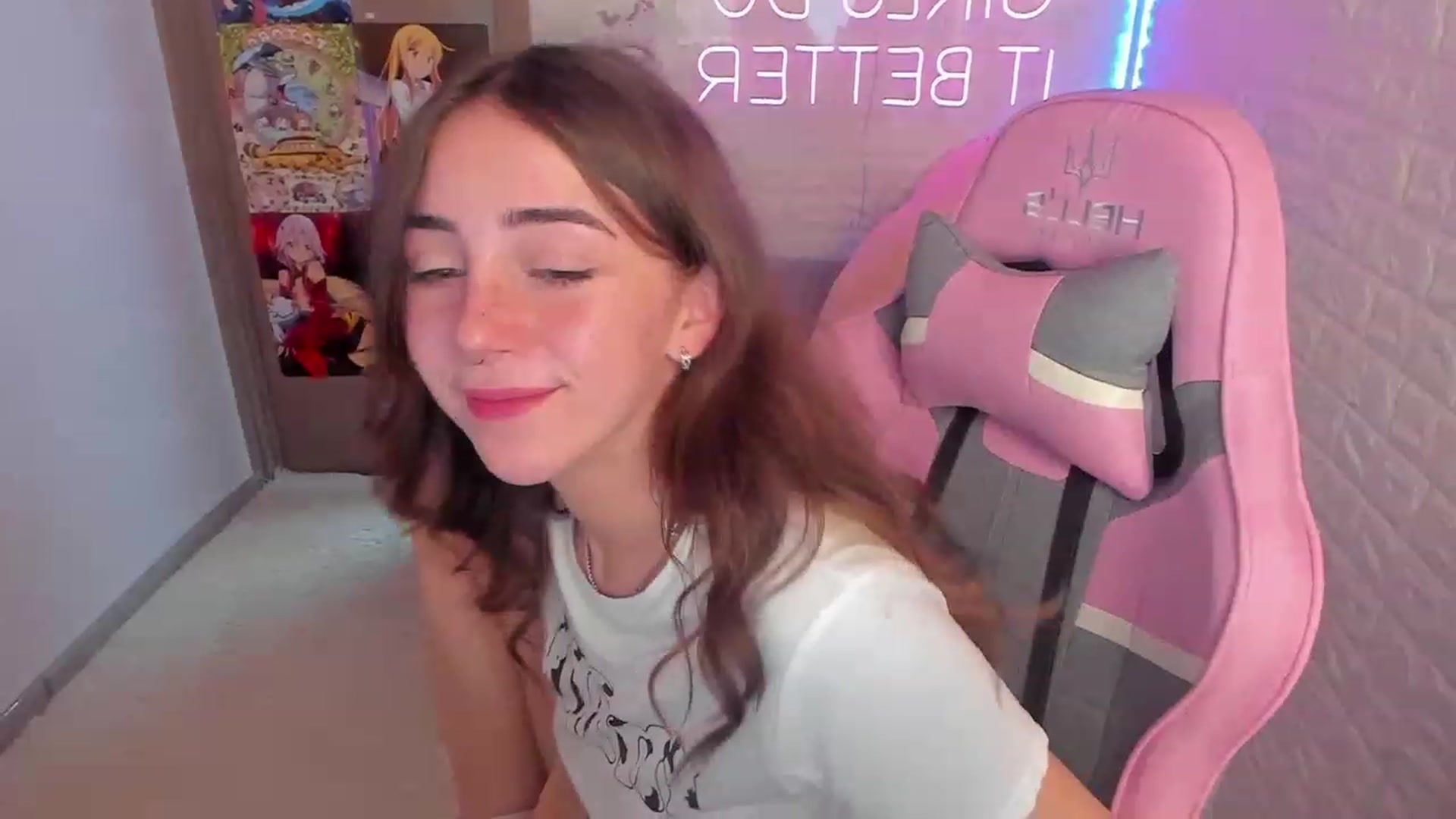 Gallery image thumbnail from ElsaYoung's myfreecams stream on, 02/01/2023, 09:27 image 5 of 20