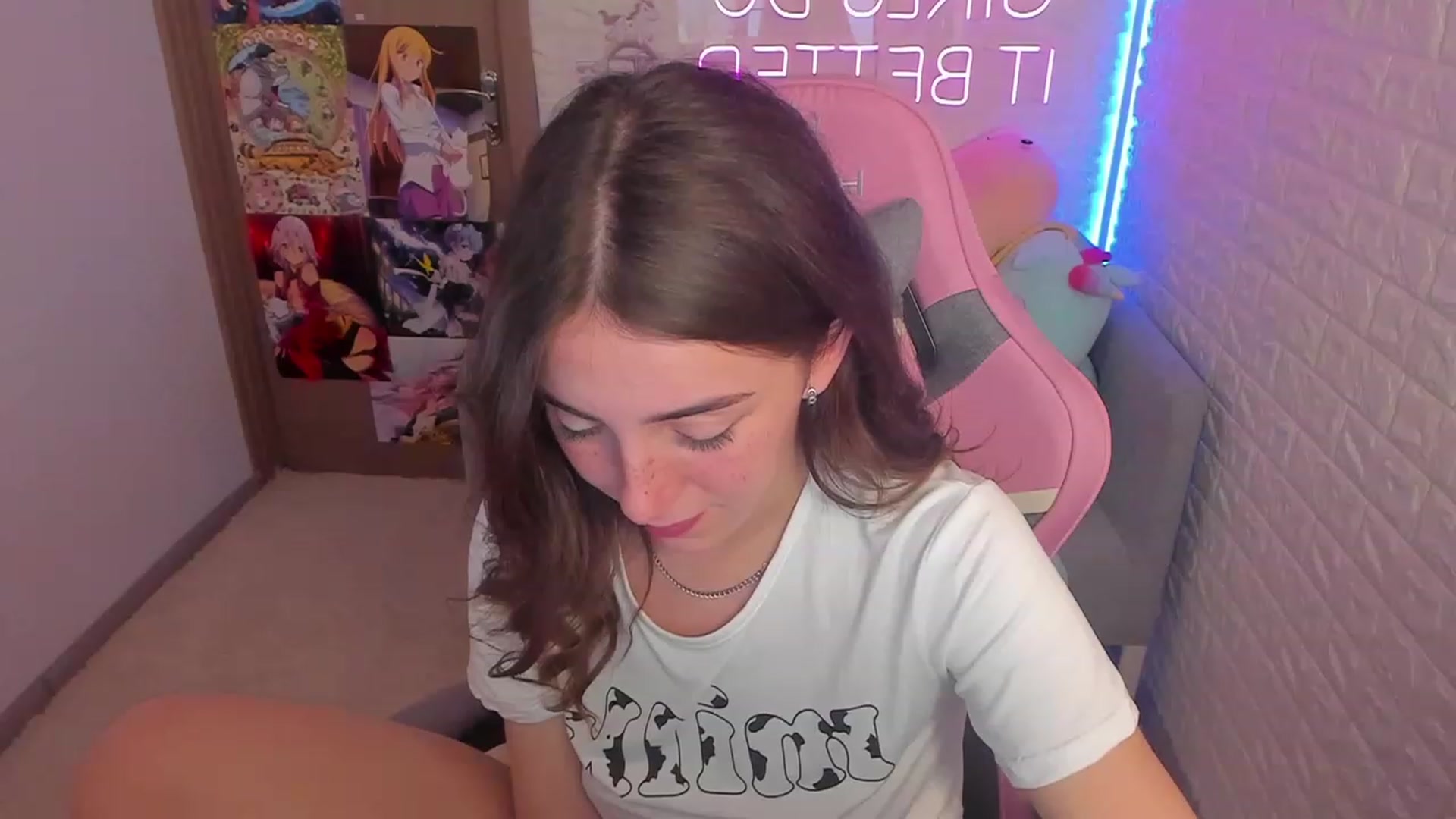 Gallery image thumbnail from ElsaYoung's myfreecams stream on, 02/01/2023, 09:27 image 4 of 20