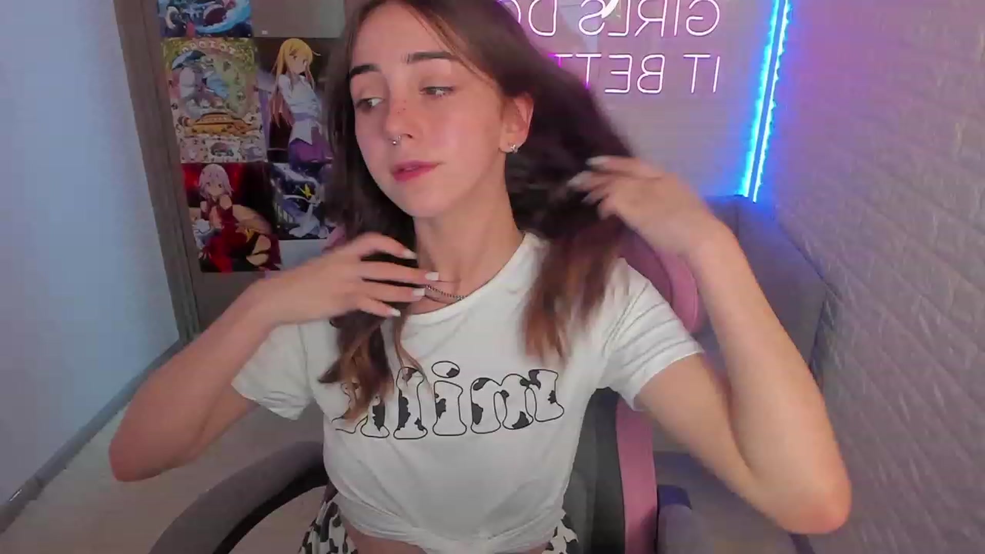 Gallery image thumbnail from ElsaYoung's myfreecams stream on, 02/01/2023, 11:16 image 18 of 20